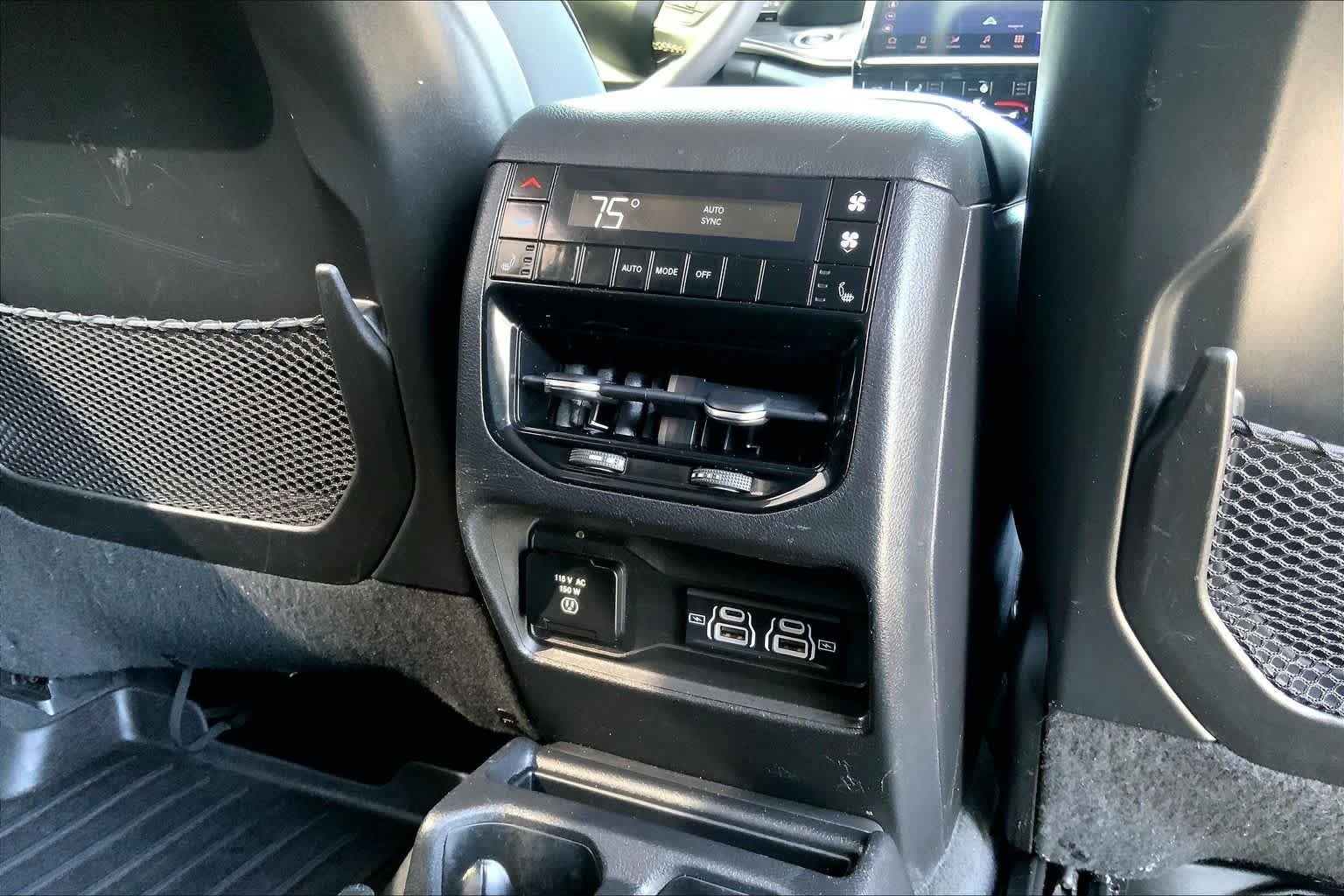 Used 2023 Rocky Mountain Pearlcoat Jeep Limited image 34