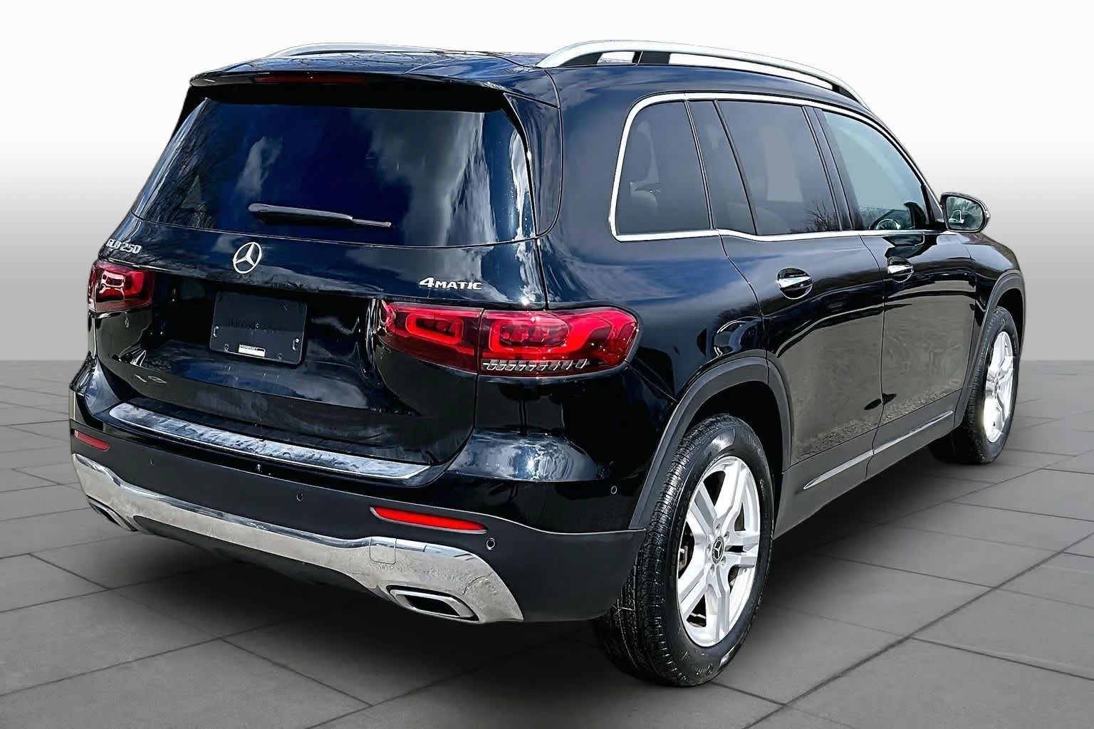 Used 2023 Night Black Mercedes-Benz GLB 250 image 13