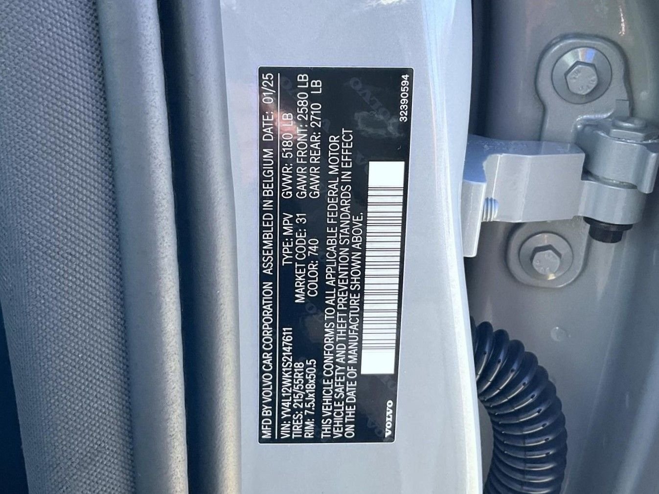 Used 2025 Gray Volvo B5 Plus image 27