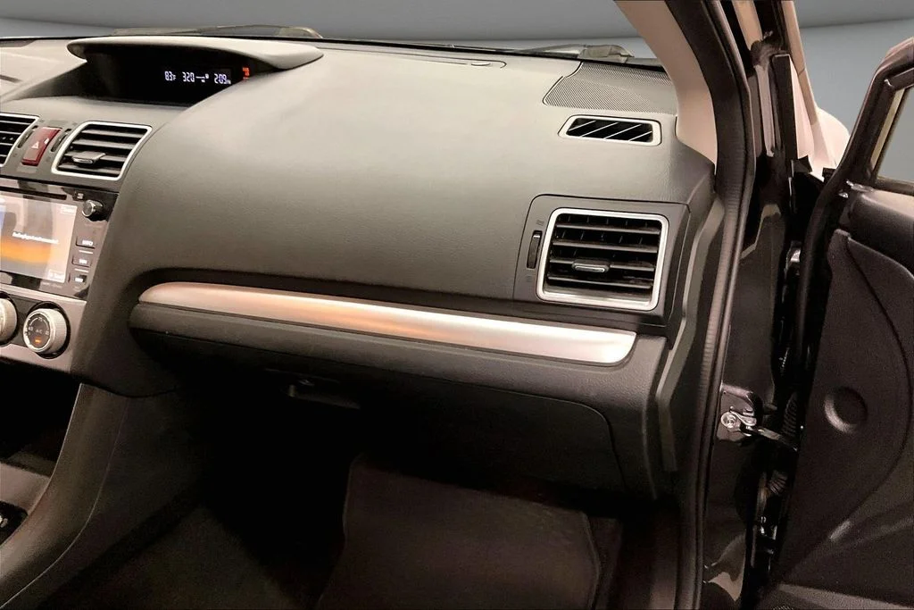 Used 2015 Gray Subaru 2.0i Limited image 25