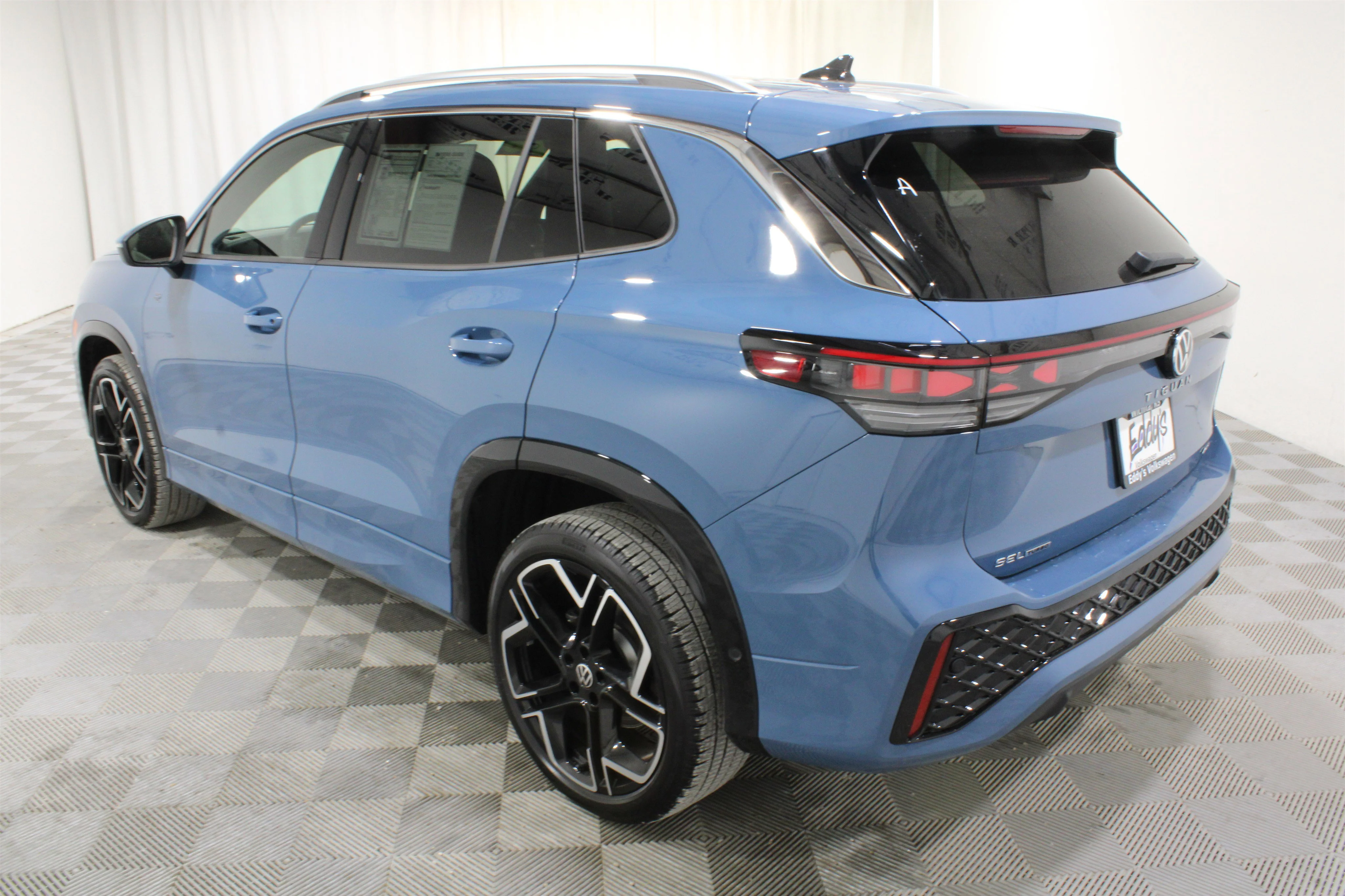 2026 Volkswagen Tiguan SEL R-LINE TURBO - Photo 29