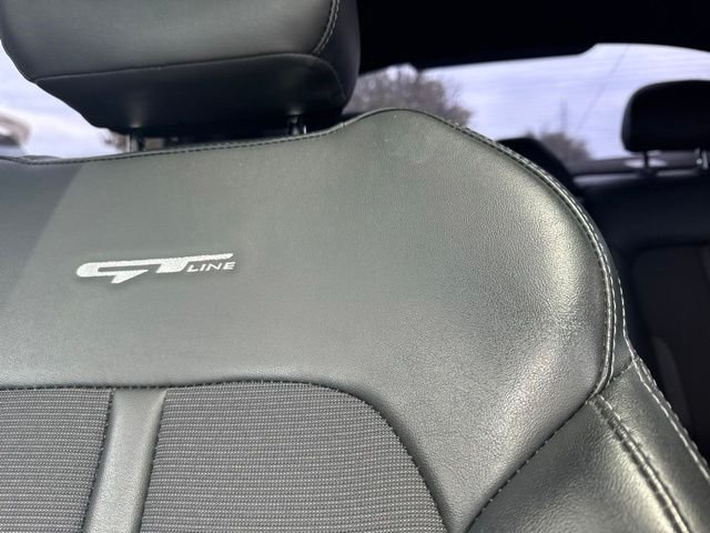 Used 2022 White Pearl Kia GT-Line image 8
