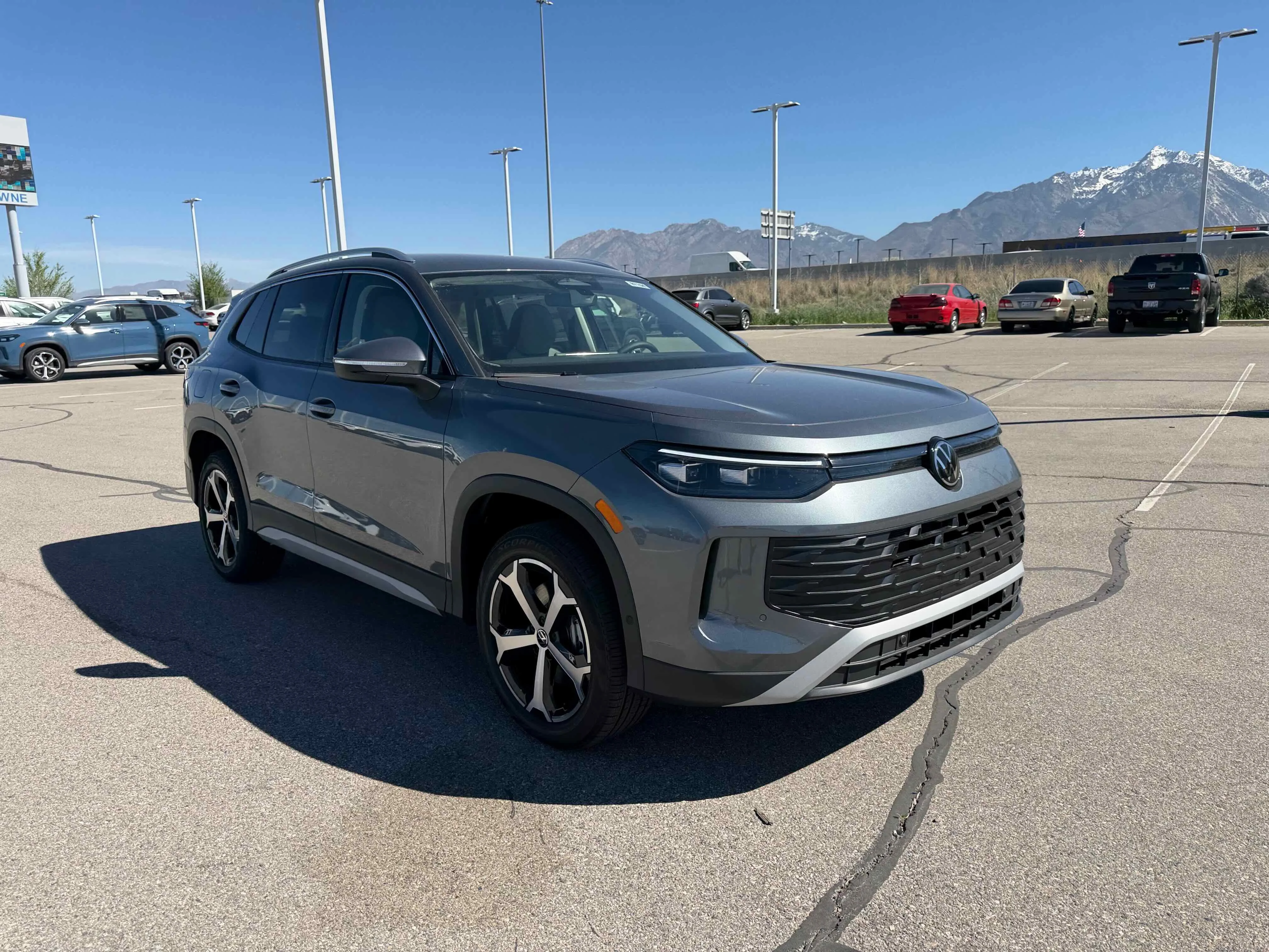 New 2026 Platinum Gray Volkswagen SE image 9