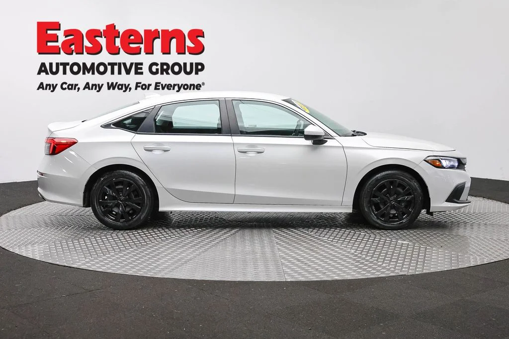 Used 2024 White Honda LX image 4