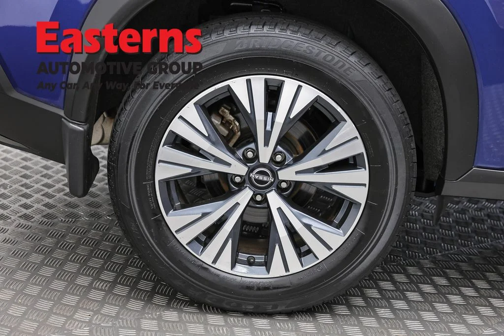 Used 2023 Blue Nissan SV image 32