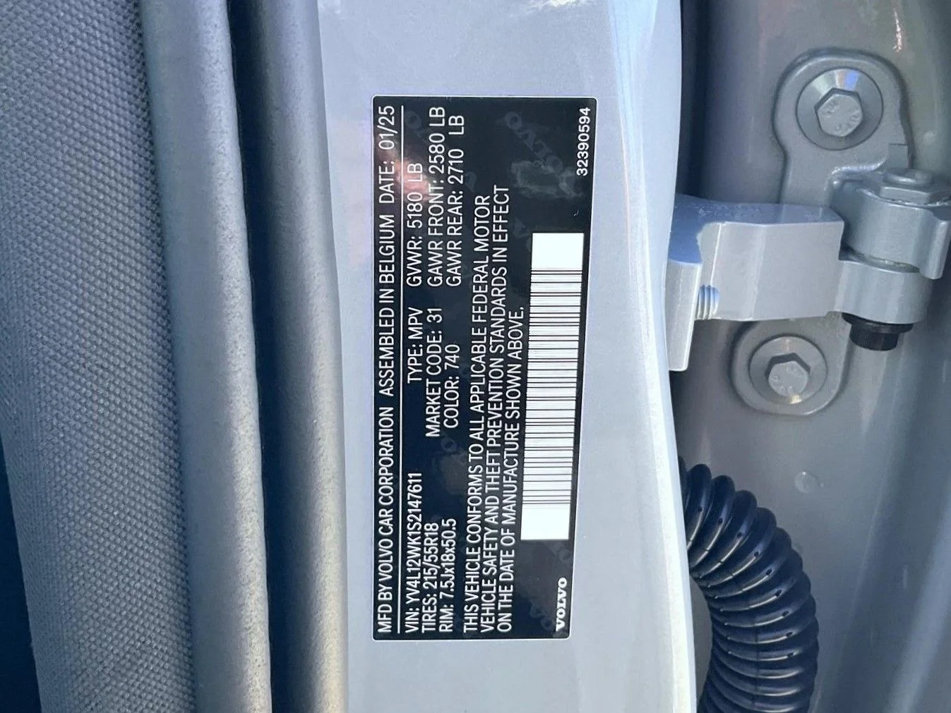 Used 2025 Gray Volvo B5 Plus image 27