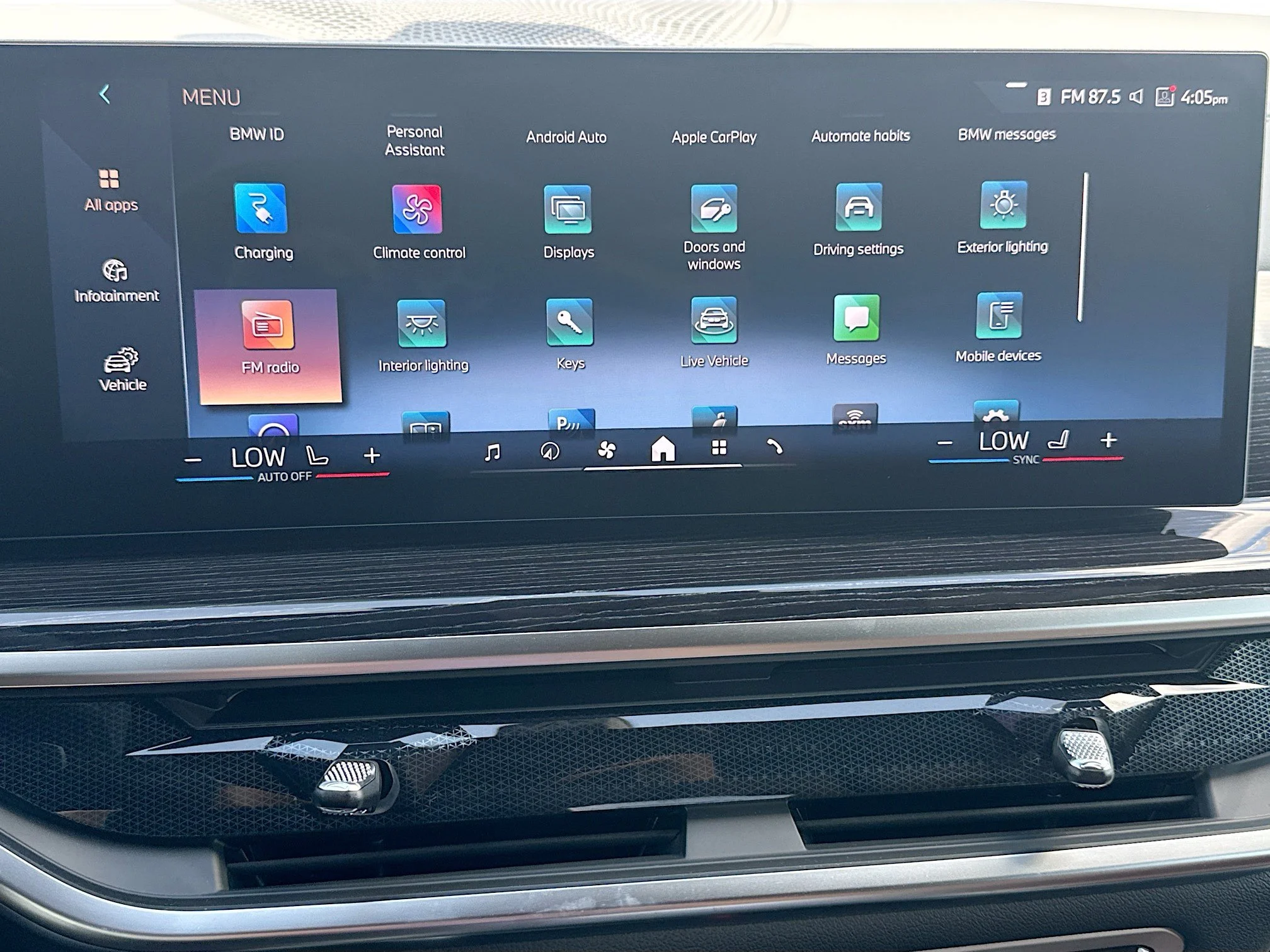New 2026 Dravit Grey Metallic BMW xDrive50e image 30