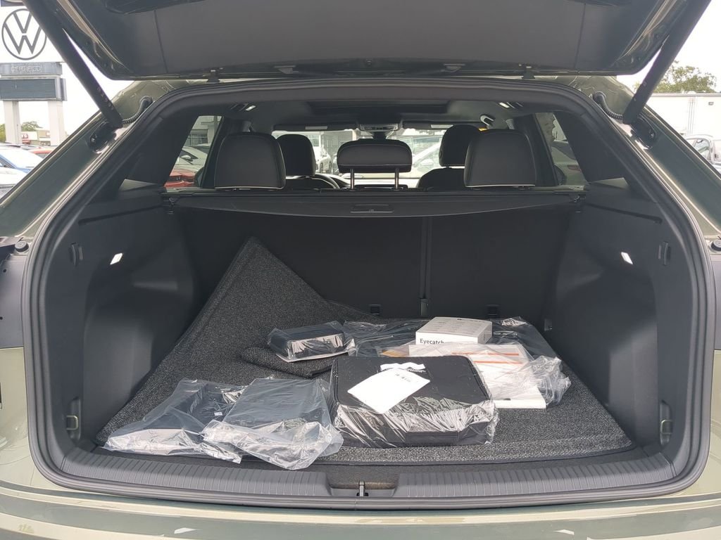 New 2026 Green Volkswagen 2.0T SEL Premium R-Line image 9