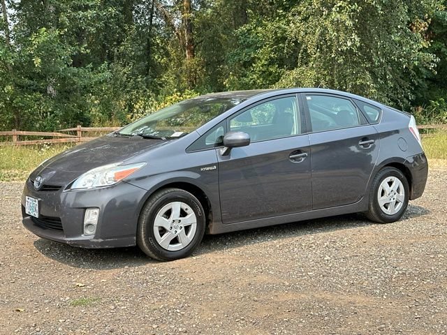 Used 2010 Winter Gray Metallic Toyota I image 5