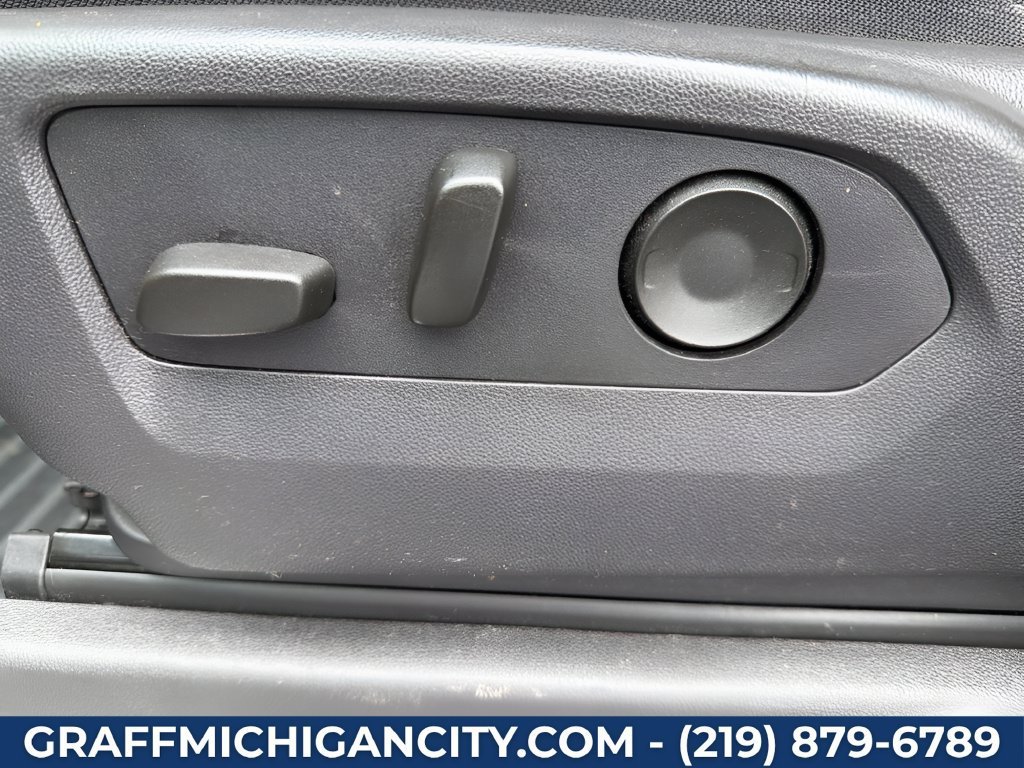 Used 2025 Cypress Gray Chevrolet LT image 21