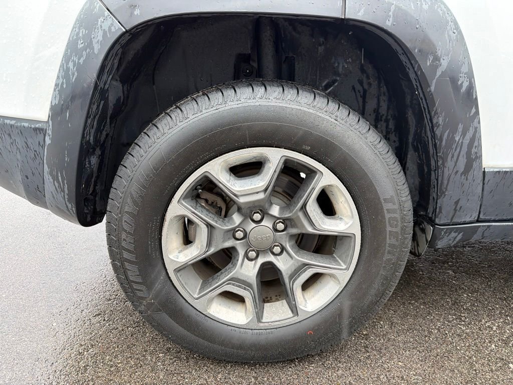 Certified Used 2019 White Jeep Trailhawk image 23