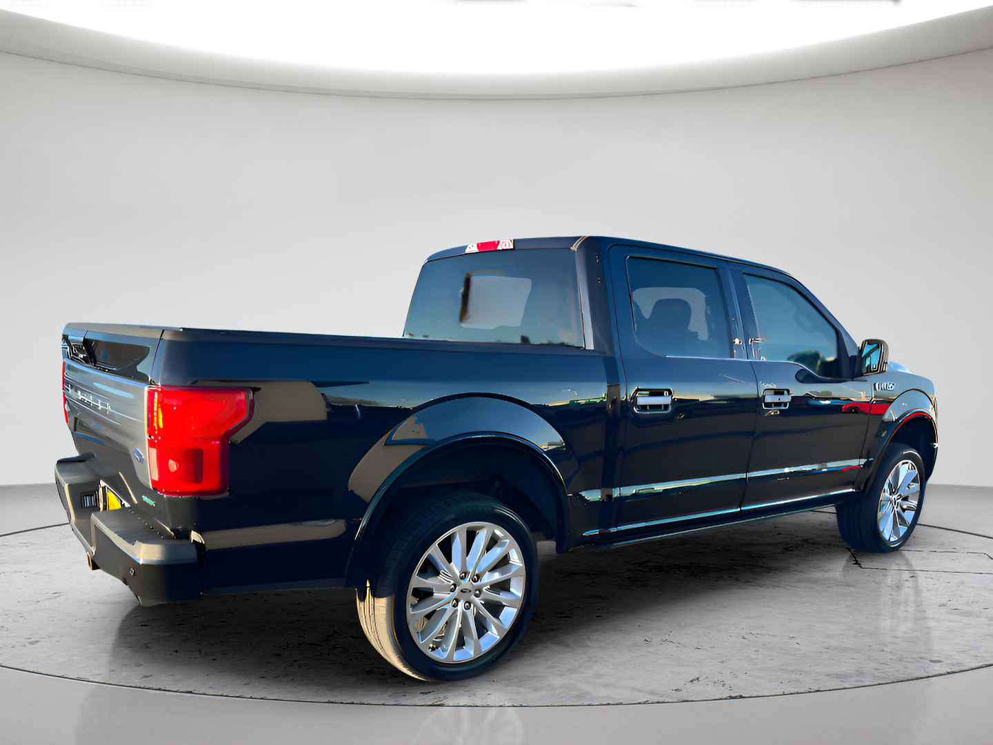 Used 2020 Black Ford Limited image 4