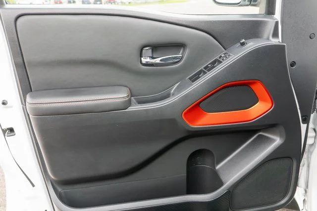 Used 2023 White Nissan PRO-4X image 16