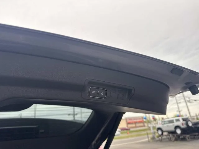Used 2022 Gray Ford XLT image 9