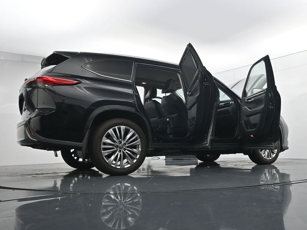 Used 2023 Black Toyota Platinum image 43
