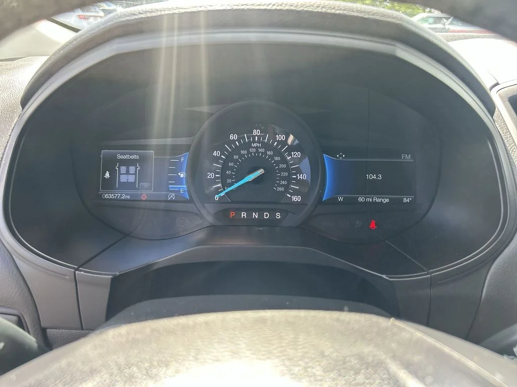 Used 2023 Gray Ford SEL image 21