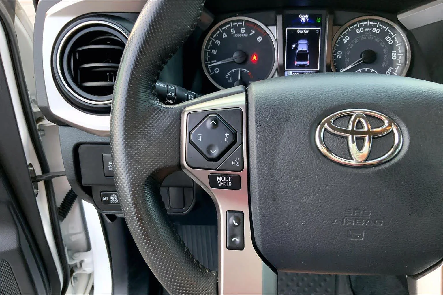 Used 2023 Ice Cap Toyota SR5 image 23
