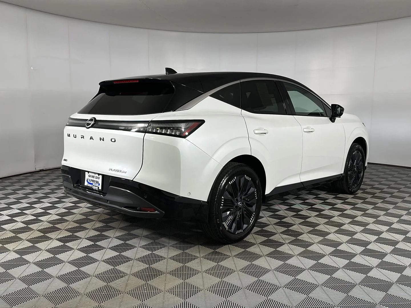 Used 2025 Everest White Pearl Tricoat/Super Black Nissan Platinum image 28
