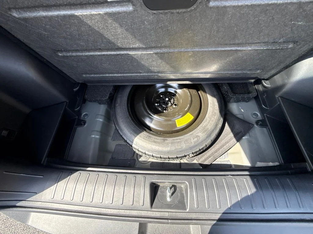 Used 2025 Gray Hyundai SEL image 30