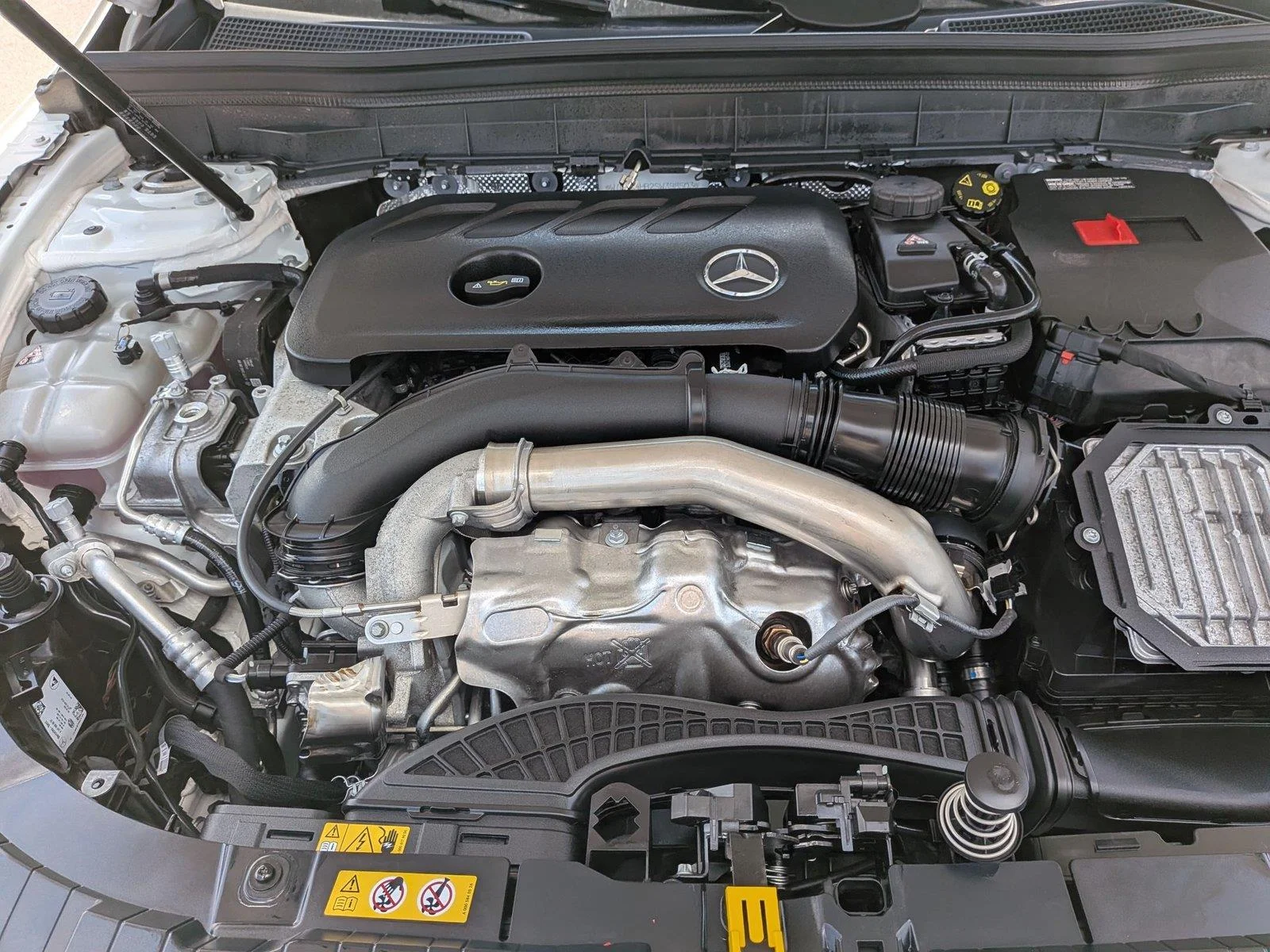 Used 2025  Mercedes-Benz GLB 250 image 37