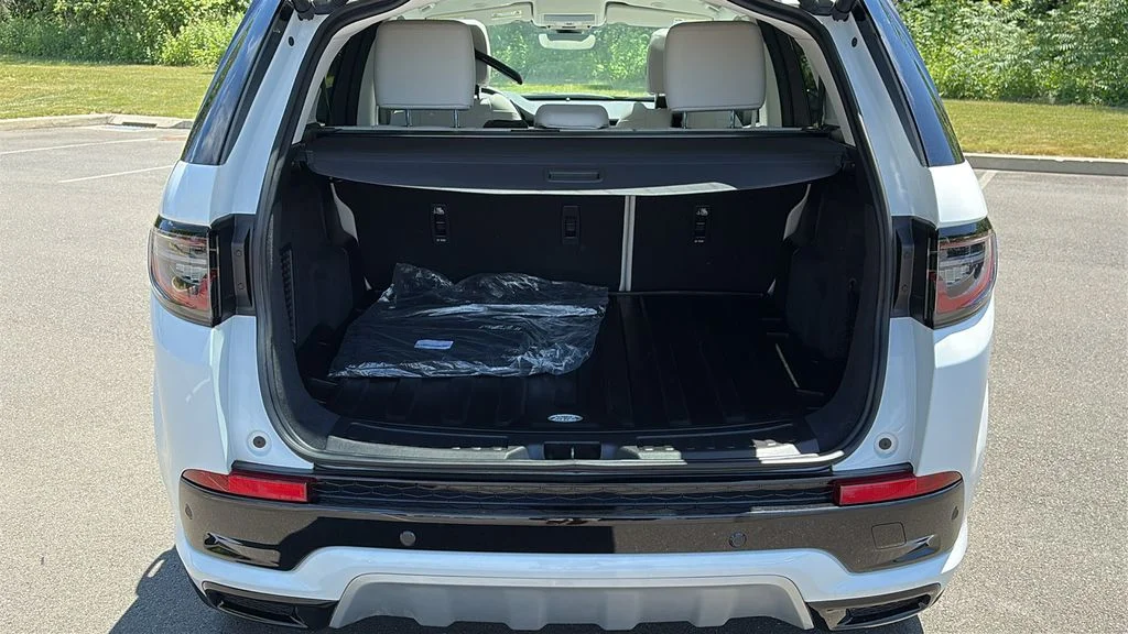Certified Used 2025  Land Rover S image 24