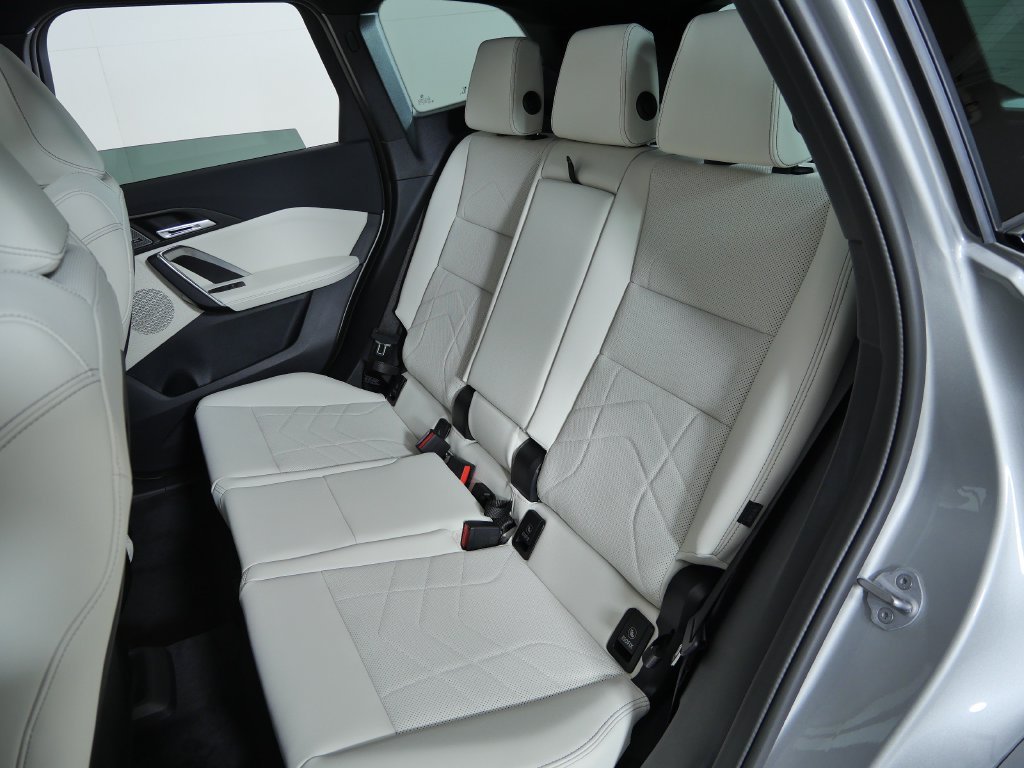 New 2027 Space Silver Metallic BMW xDrive28i image 28