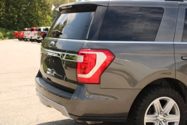 Used 2018 Gray Ford XLT image 8