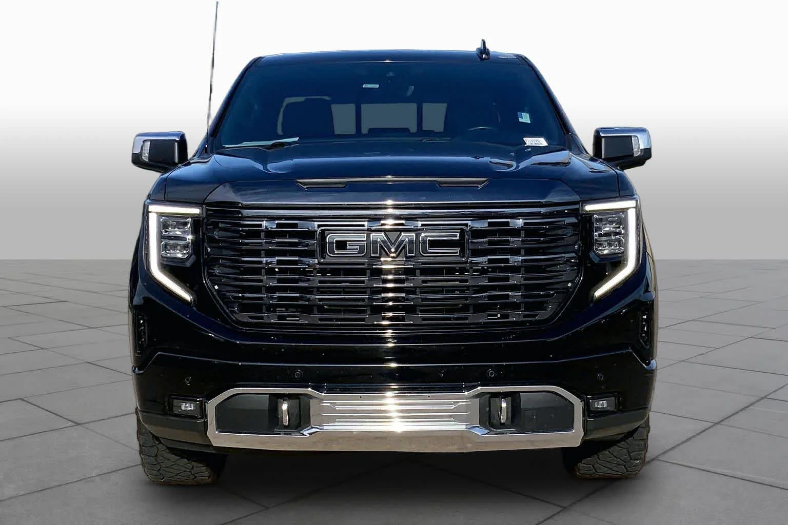 Used 2023 Onyx Black GMC Denali Ultimate image 3