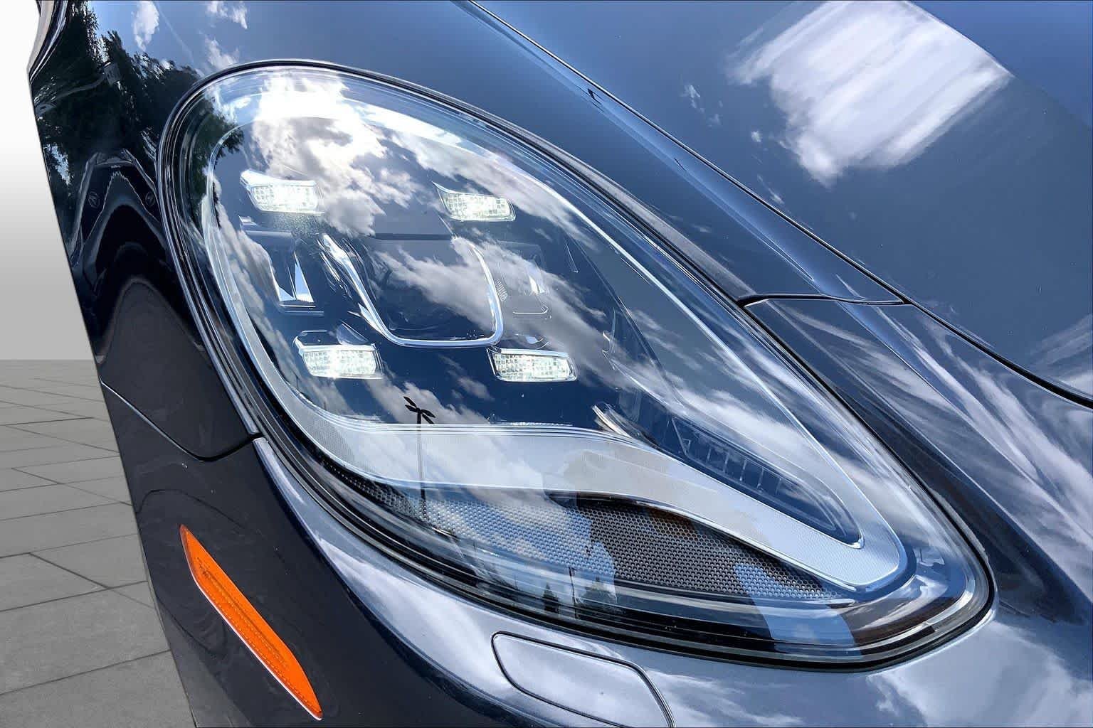 Used 2019 Black Porsche  image 27