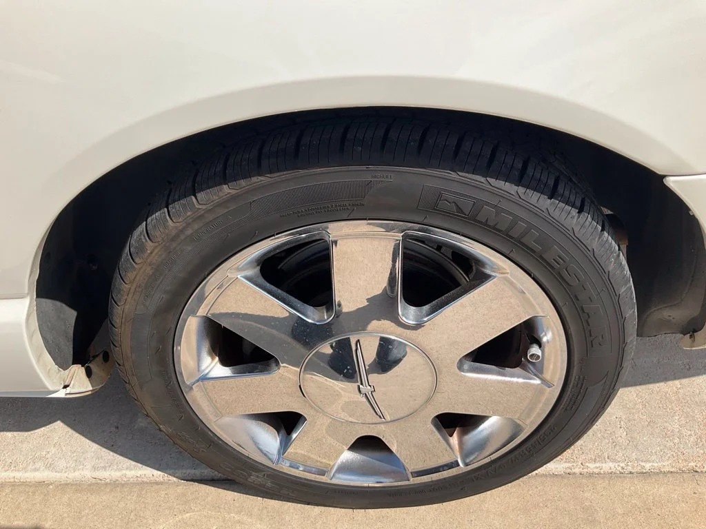 Used 2002 White Ford Base image 22