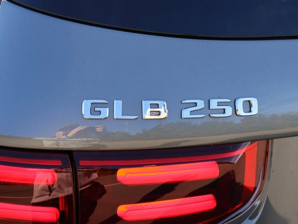 Certified Used 2026 Mountain Gray Metallic Mercedes-Benz GLB 250 image 8