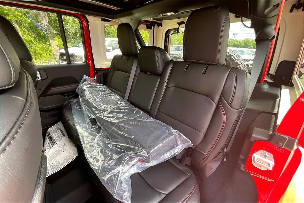 New 2026 Firecracker Red Clear-Coat Exterior Paint Jeep Rubicon X image 20