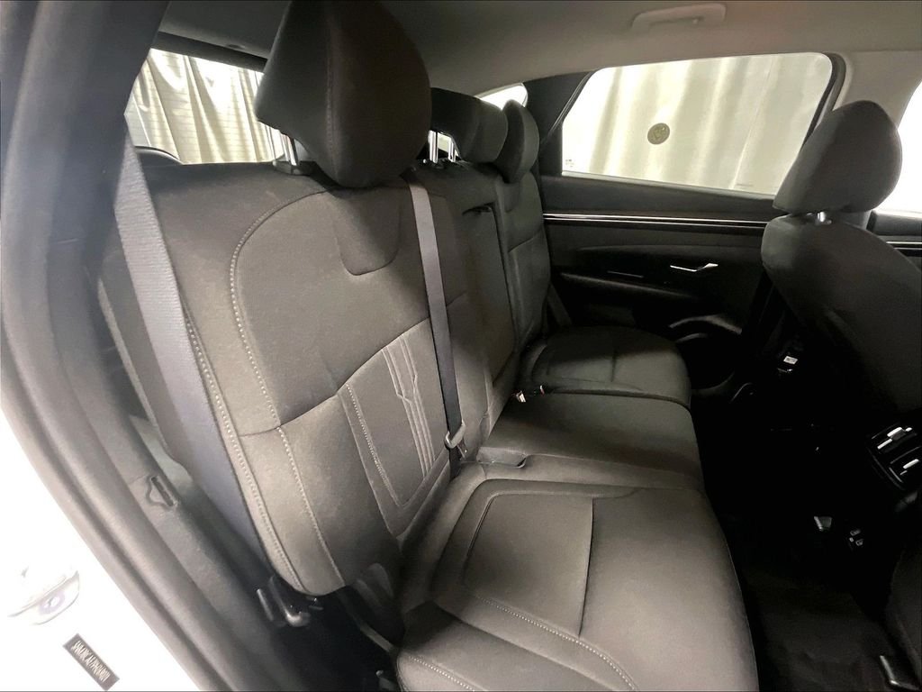 Used 2023 White Hyundai SEL image 16