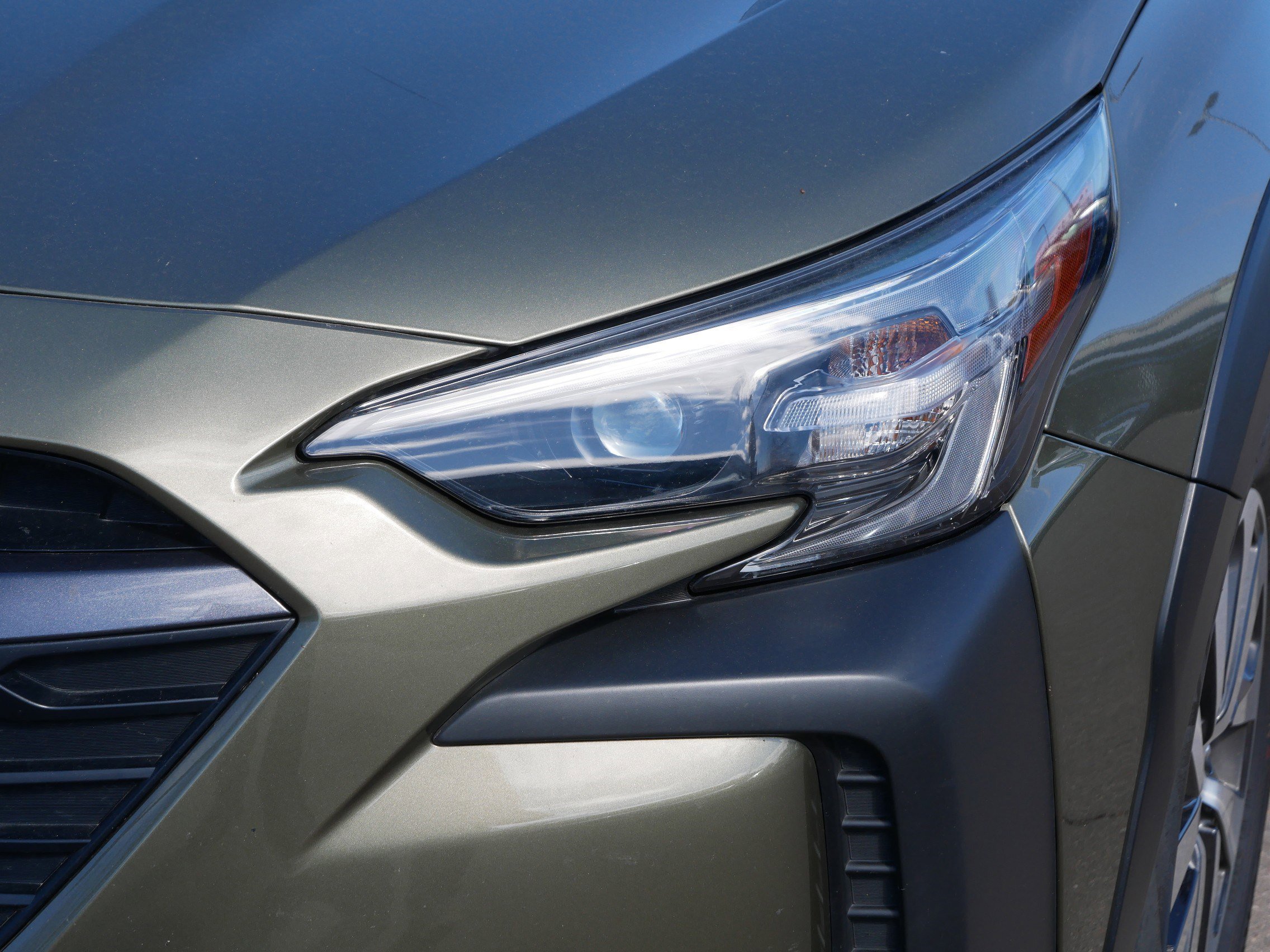 Used 2025 Autumn Green Metallic Subaru Premium image 16