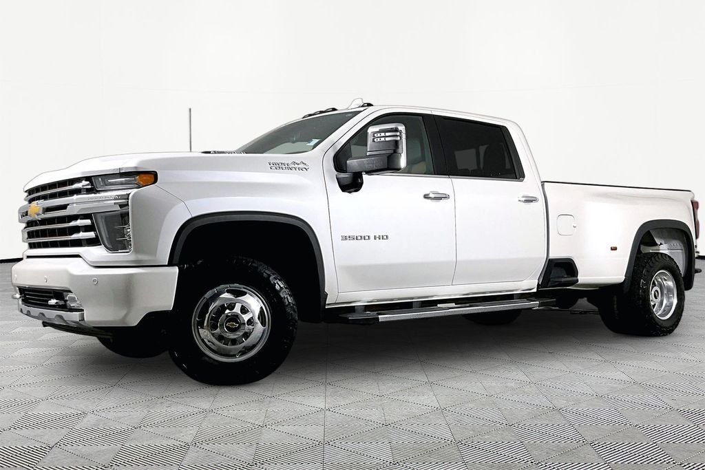 Used 2021 White Chevrolet High Country image 1
