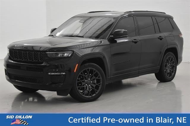 Used 2024 Diamond Black Crystal Pearlcoat Jeep Summit image 1