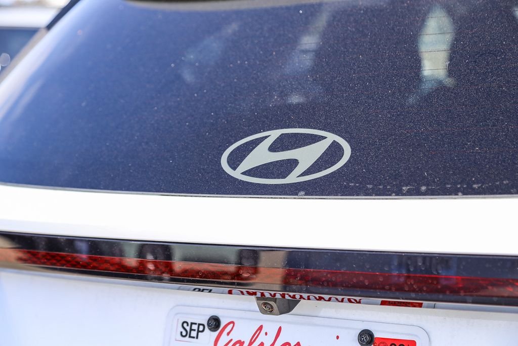 Used 2025 White Hyundai SEL image 11