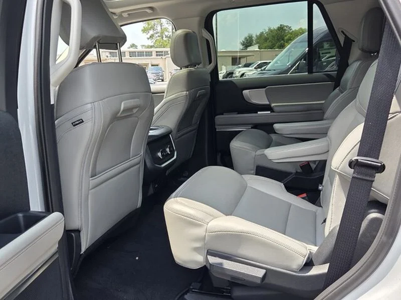 Used 2025 Space Silver Ford Active image 7