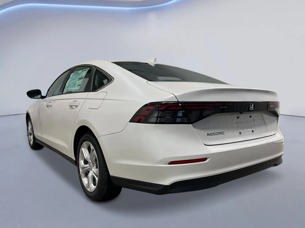 New 2026 Platinum White Pearl Honda LX 1.5T image 3
