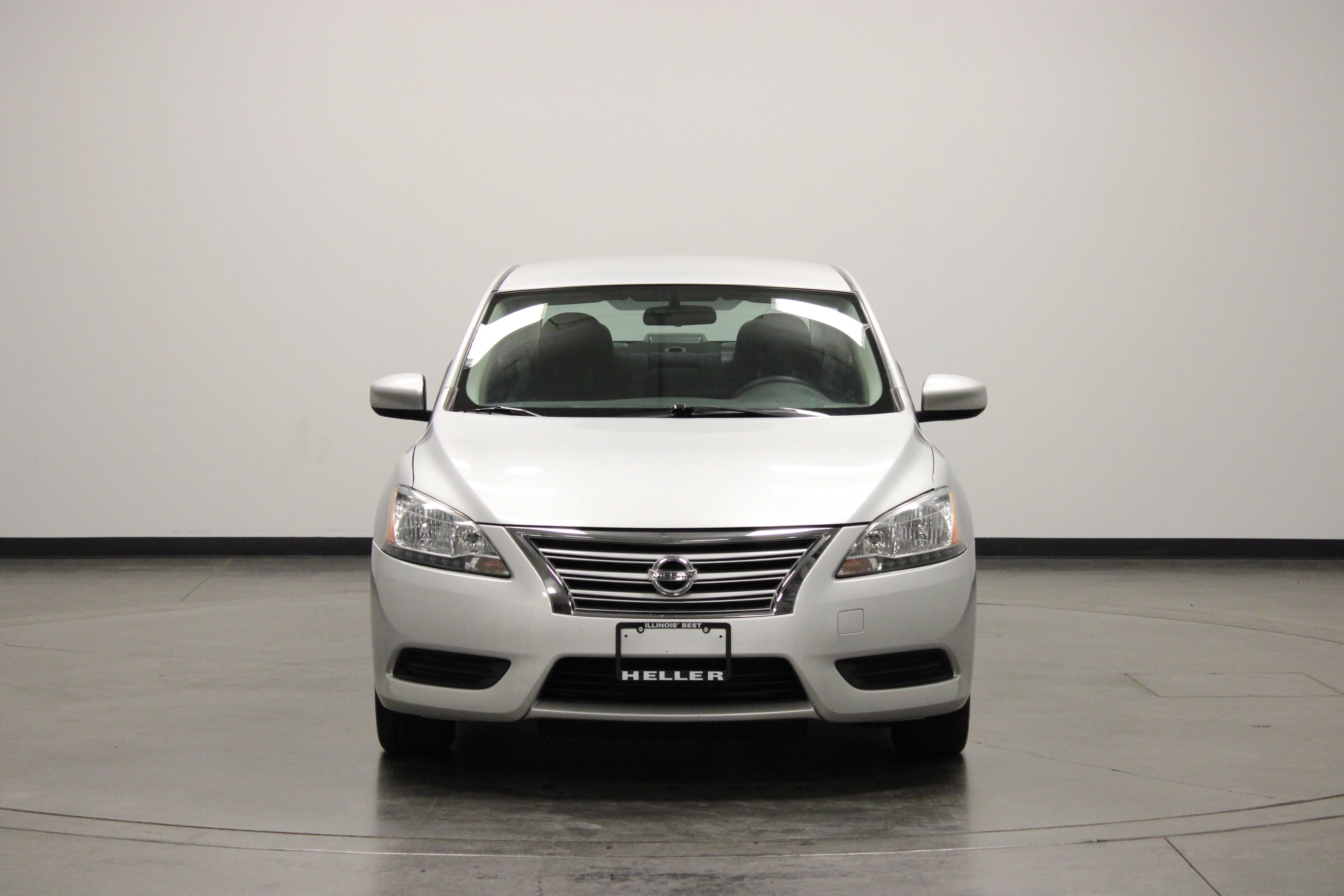 Used 2014 Brilliant Silver Nissan S image 3