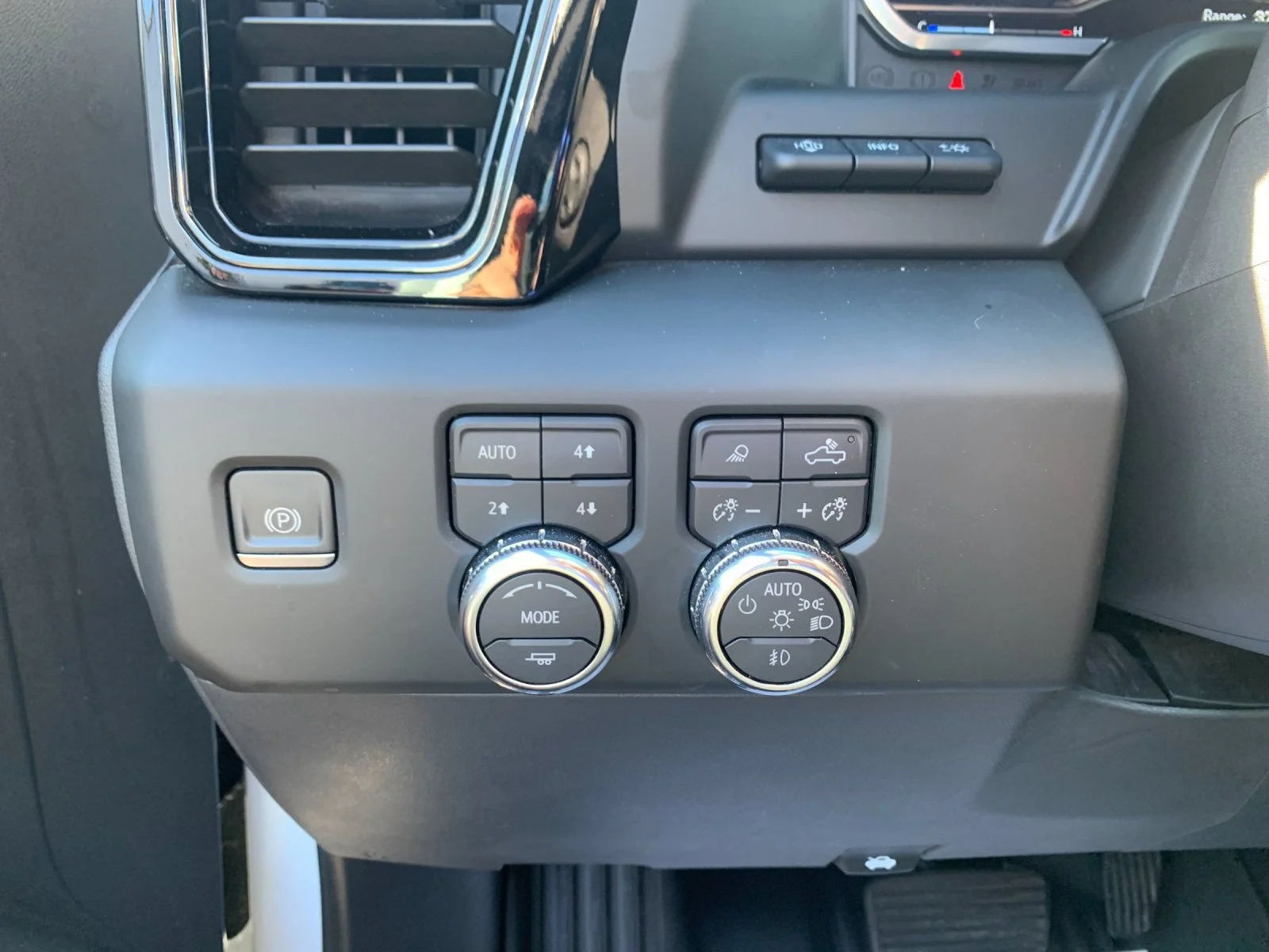 Used 2022 Summit White GMC AT4X image 30