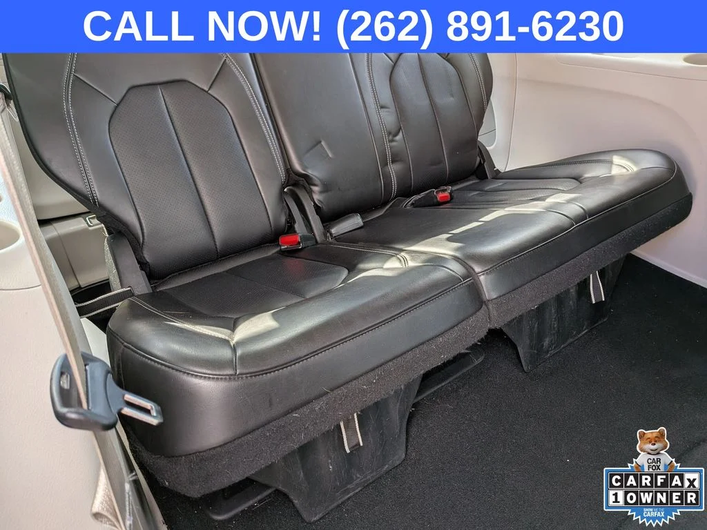 Used 2024 Black Chrysler Touring L image 28