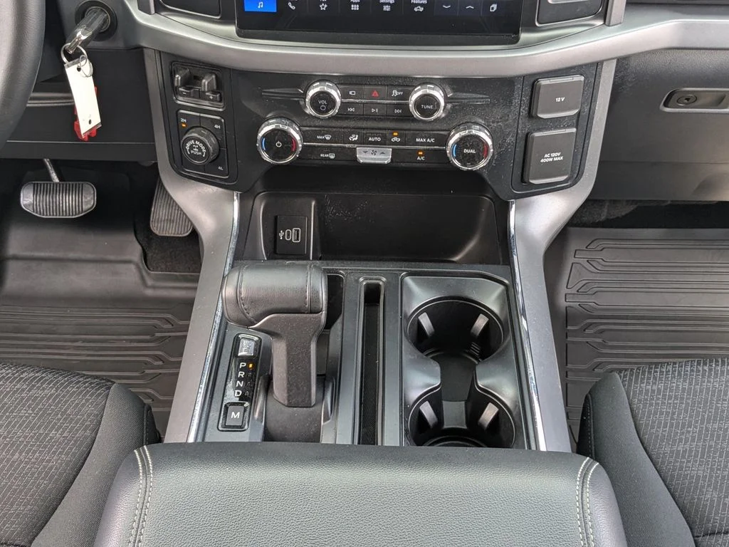 Used 2025 Red Ford XLT image 19