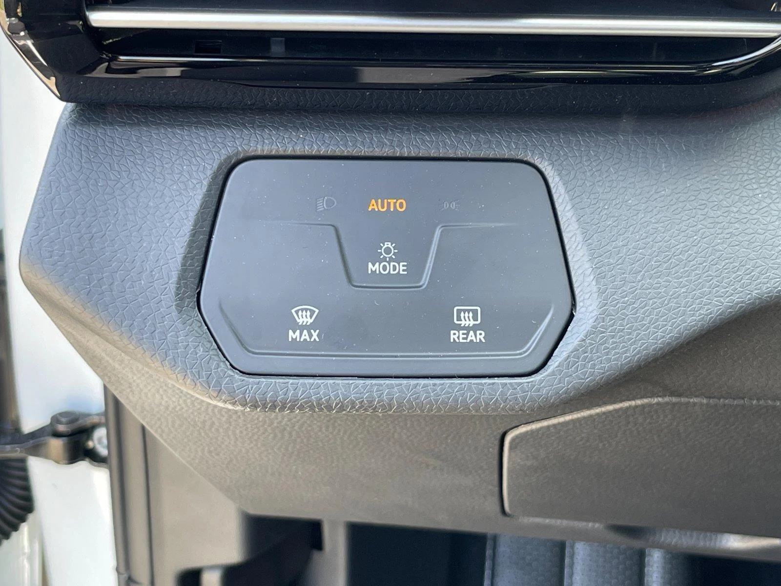 New 2026 Opal White Pearl Volkswagen Pro image 17
