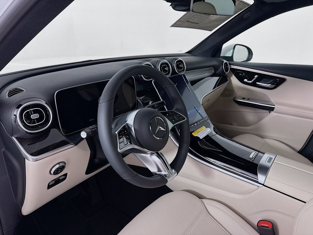 New 2026 Polar White Mercedes-Benz GLC 300 image 35