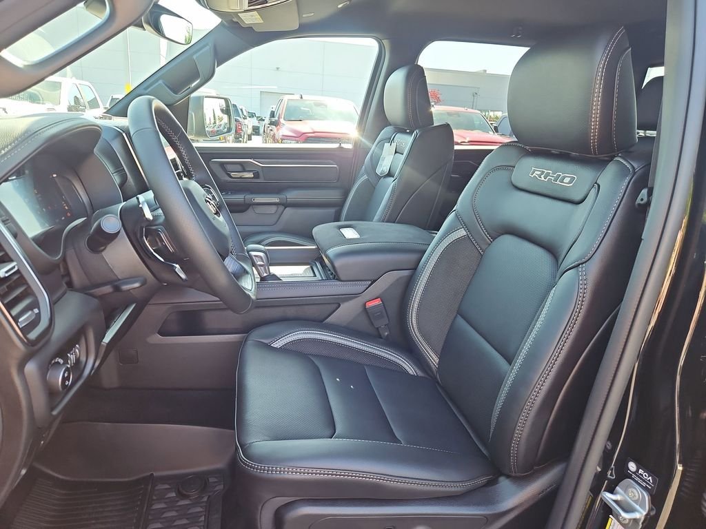 New 2026 Diamond Black Crystal Pearl-Coat Exterior Paint RAM RHO image 21