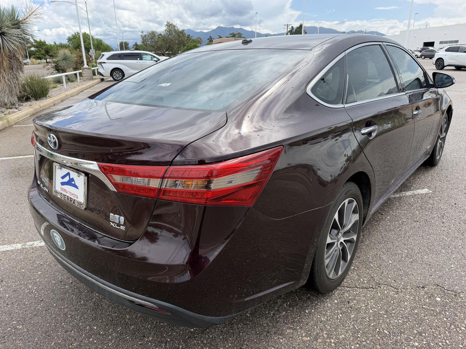 Used 2018 Sizzling Crimson Mica Toyota Hybrid XLE Premium image 5
