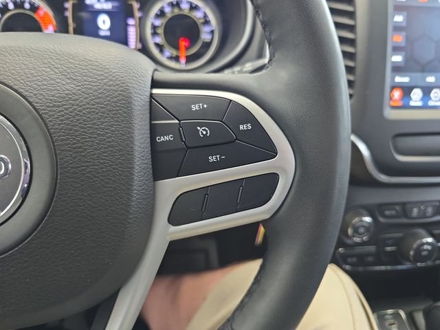 Used 2022 Gray Jeep X image 18