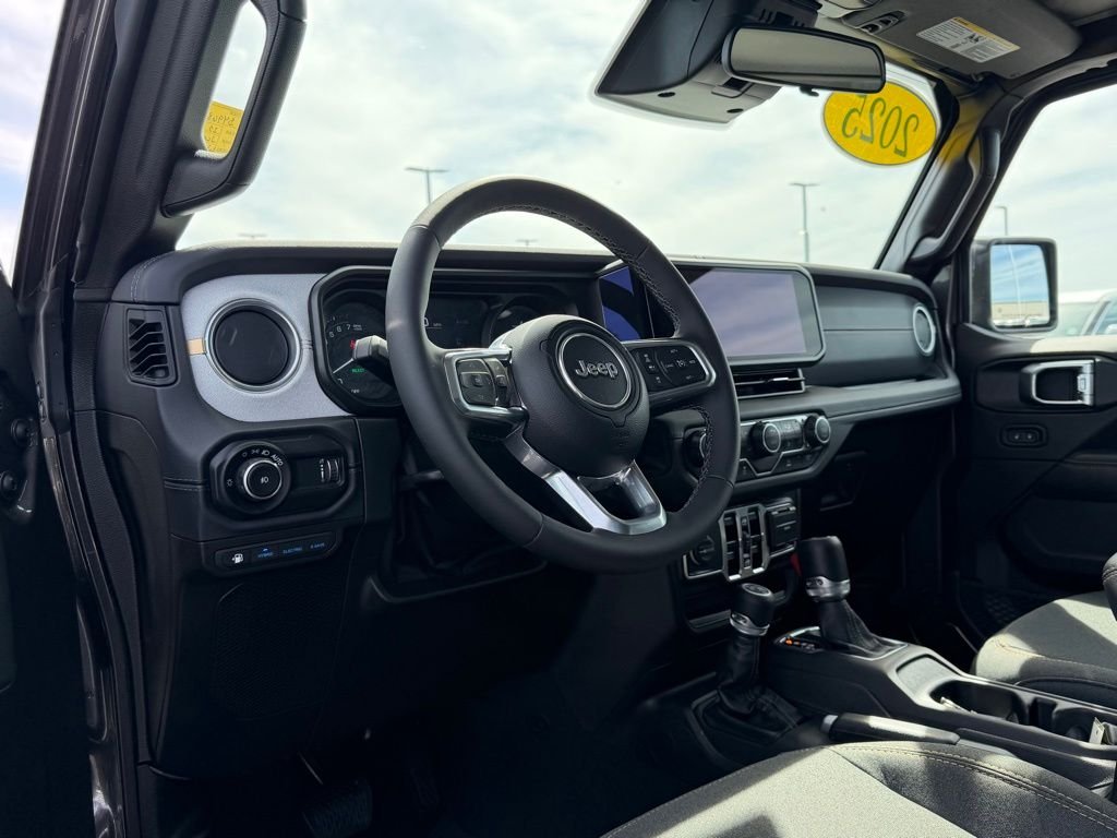 2025 Jeep Wrangler 4xe Sahara 4XE - Photo 11