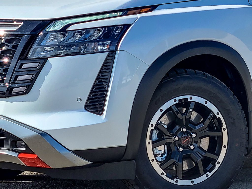 New 2026 Everest White Pearl Tricoat Nissan Rock Creek image 3